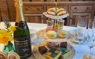 Mothers Day Bouquet & Danebury Sparkling Wine